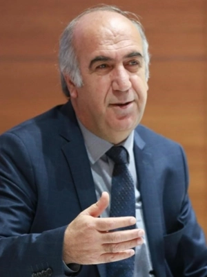 Metinden Düşünceye, Düşünceden Hayata:Mehmet Narlı’yla Edebiyat Üzerine